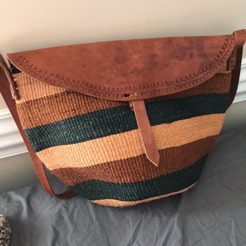 Large vintage woven tote